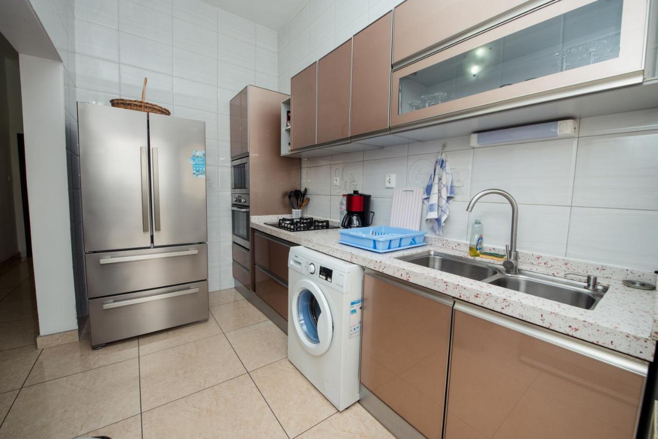 Appartement Charmant Et Lumineux Pointe Noire Exterior photo