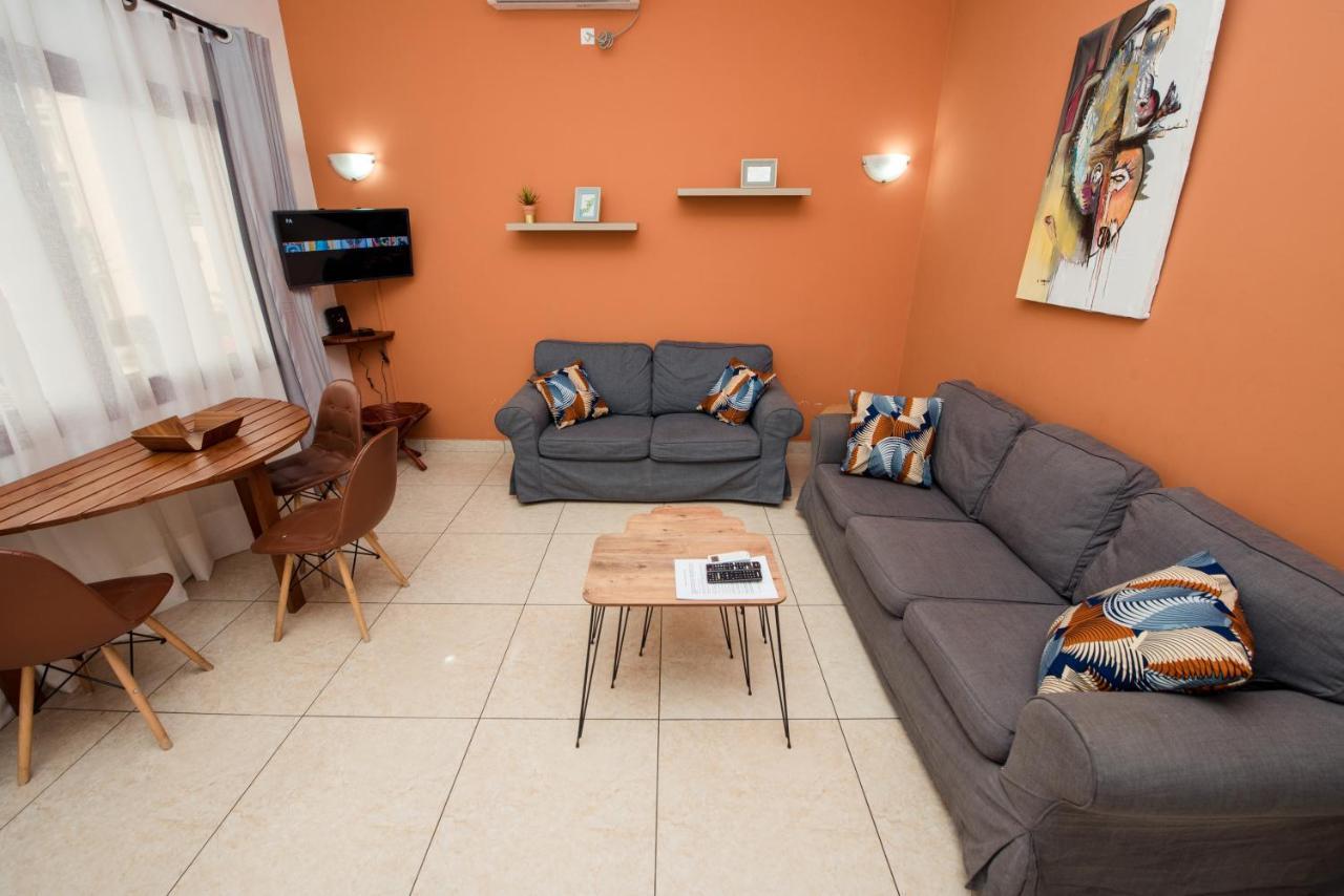 Appartement Charmant Et Lumineux Pointe Noire Exterior photo