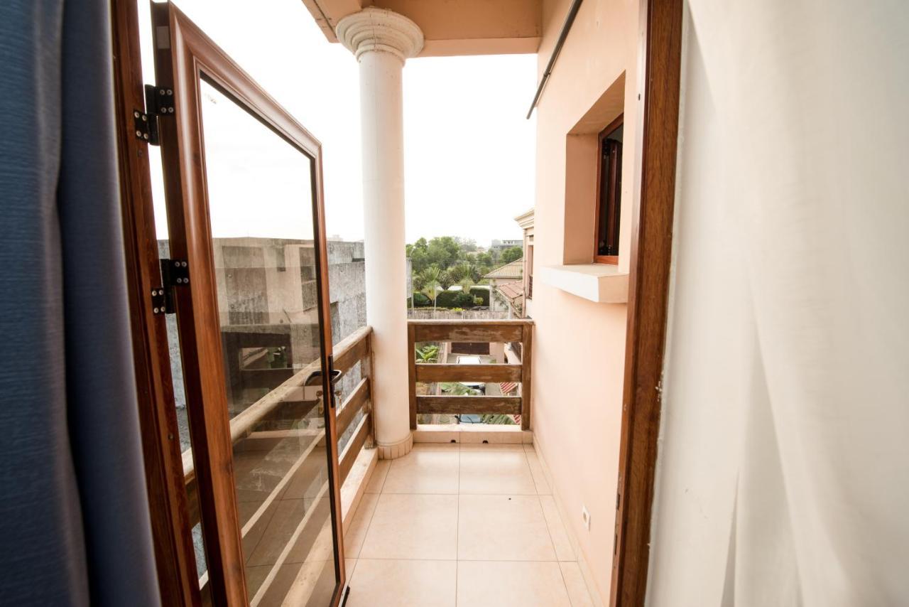 Appartement Charmant Et Lumineux Pointe Noire Exterior photo